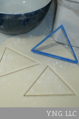 TRIANGLE SHAPE PYRAMID RAMP COOKIE CUTTER FONDANT BAKING TOOL USA PR709