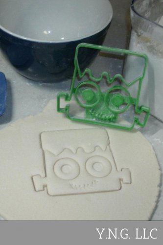 FRANKENSTEIN MONSTER MARY SHELLEY SCIENCE NOVEL HALLOWEEN COOKIE CUTTER PR716