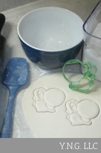 YOSHI MARIO BROTHERS NINTENDO VIDEO GAME MOVIE CARTOON COOKIE CUTTER USA PR746
