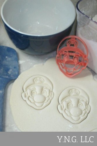 MARIO BROTHERS CHARACTER NINTENDO VIDEO GAME CARTOON COOKIE CUTTER USA PR747