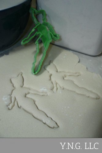 PETER PAN FLYING MOVIE BOOK TV MUSICAL DISNEY COOKIE CUTTER FONDANT TOOL PR794