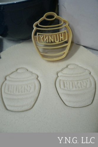 HONEY HUNNY POT WINNIE THE POOH DISNEY CARTOON MOVIE COOKIE CUTTER USA PR797