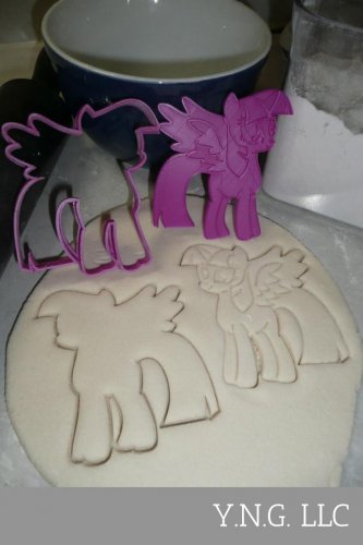 Twilight Sparkle My Little Pony 2 piece Stamp Cookie Cutter USA PR2307