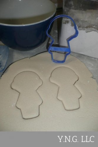 BOY BODY WITH ROUND HEAD OUTLINE VINTAGE KIDS TOY COOKIE CUTTER USA PR3070