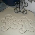 GINGERBREAD BOY WITH OUTFIT DETAILS CHRISTMAS HOLIDAY COOKIE CUTTER USA PR3213