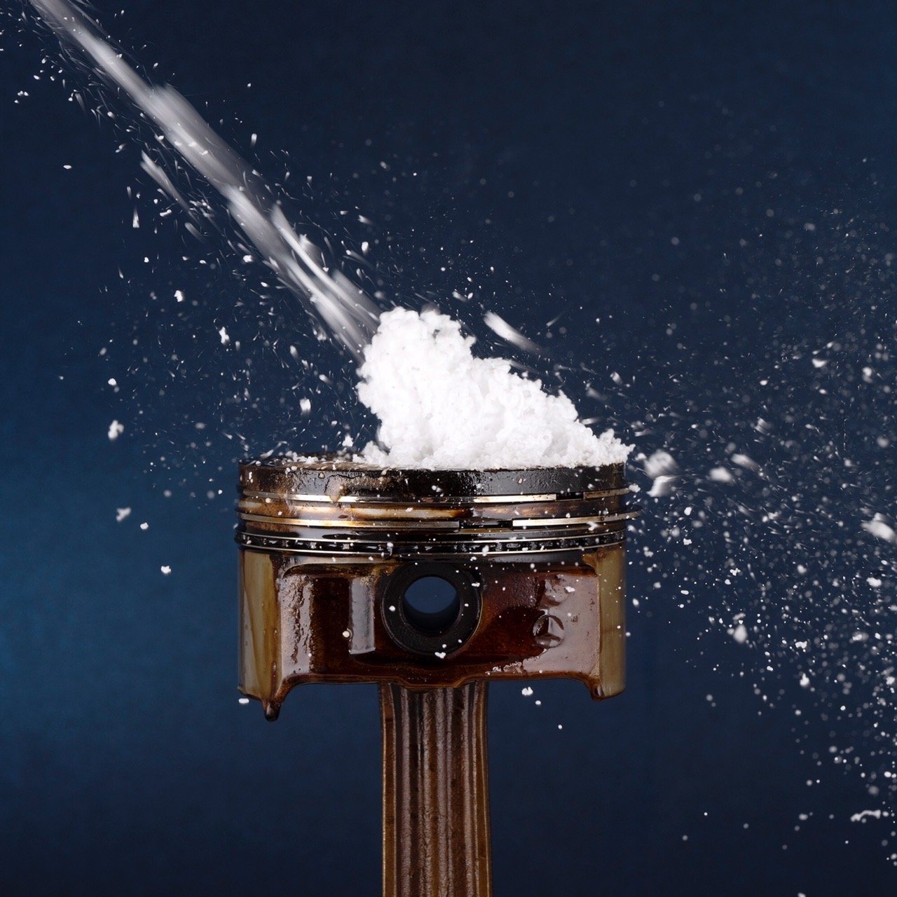 The remove carbon from piston engine. Foam sizing VMPAUTO 650mL