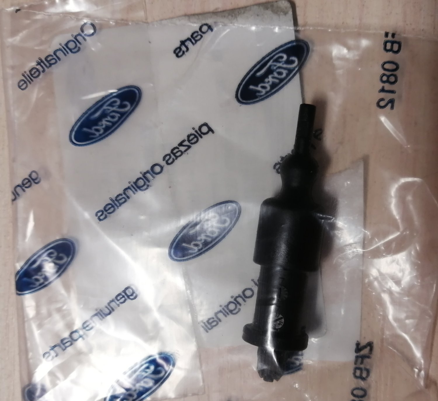 Clip Perno Stringa Stivale C-Max Focus for Ford Hatchback Gancio FORD 1317839