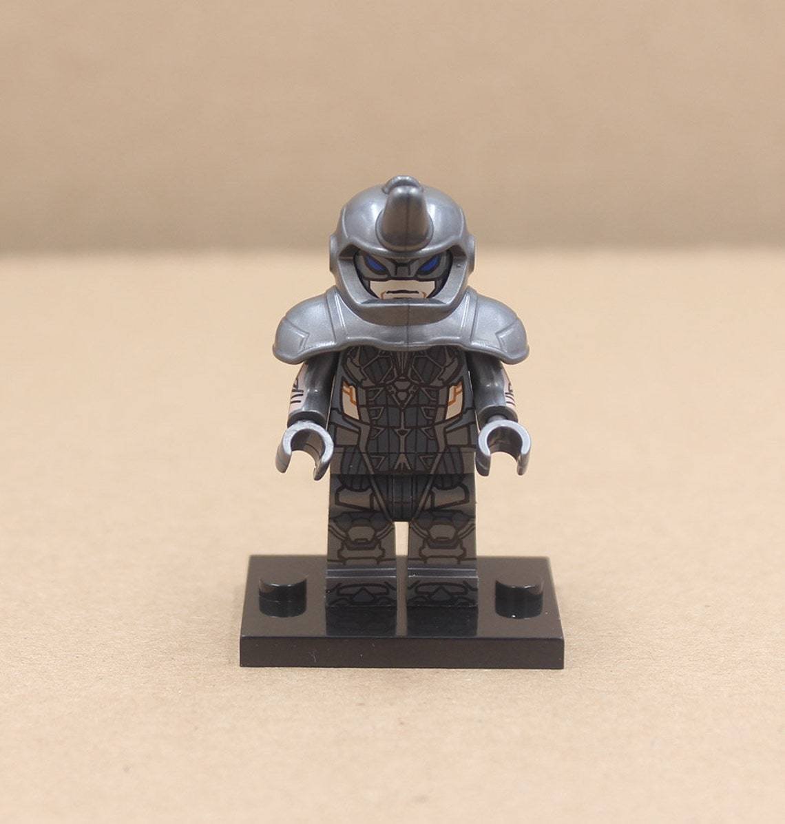Prowler (Miles Morales) Spider-Man Minifigures Weapons and Accessories