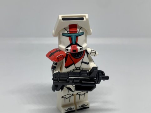 Clone Commando Minifigure Star Wars Battlefront Clone Commando with Armor and Blaster (Red)