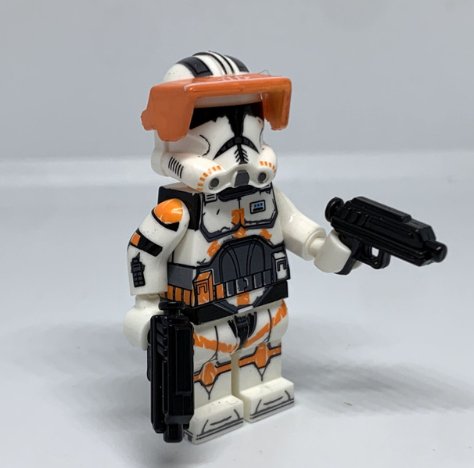 Commander Cody Minifigure Star Wars 212th Clone Trooper Add 2 DC-17 Pistoles