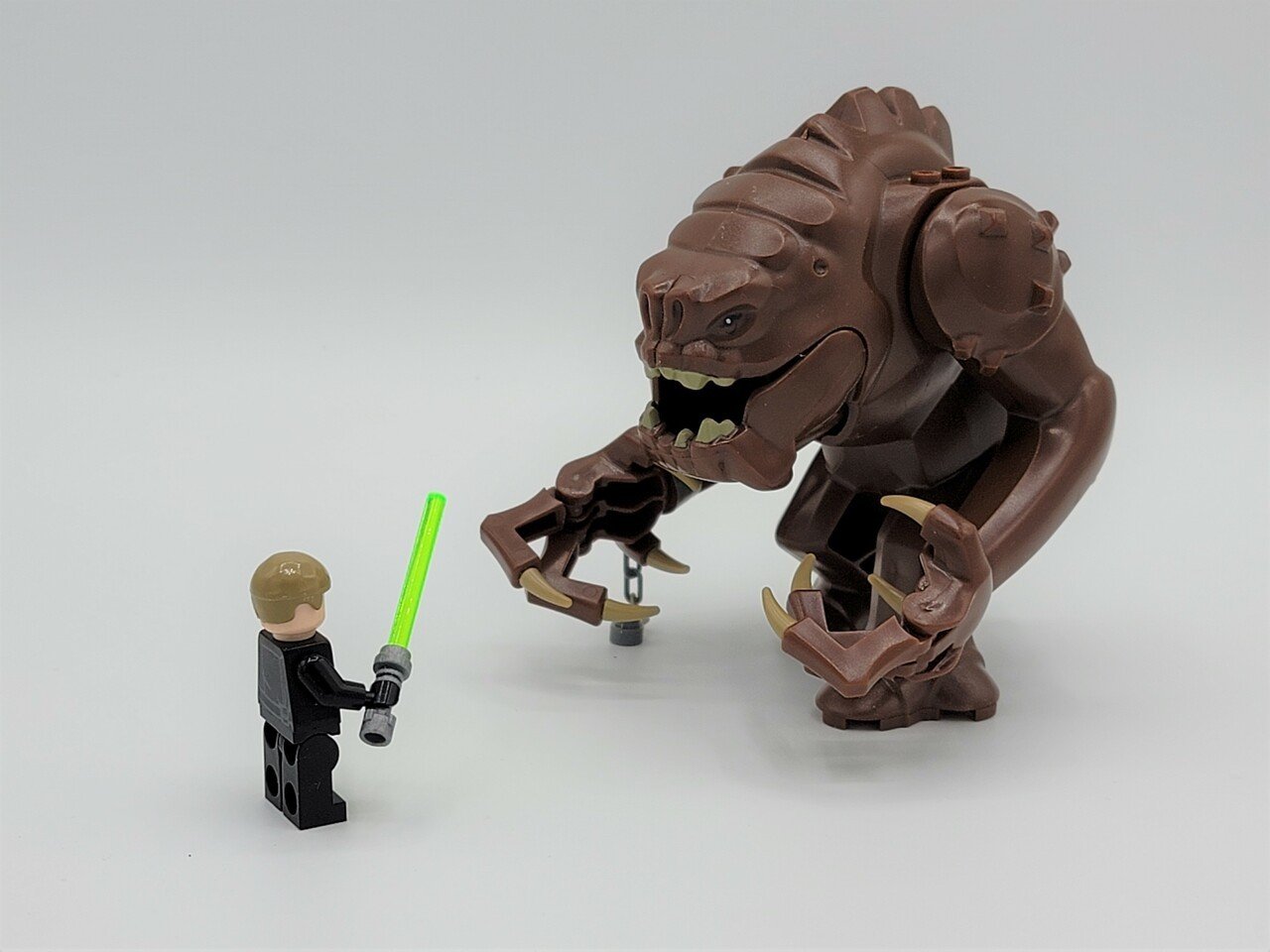 2pcs Star Wars Luke Skywalker vs Rancor Custom Minifigures Toys