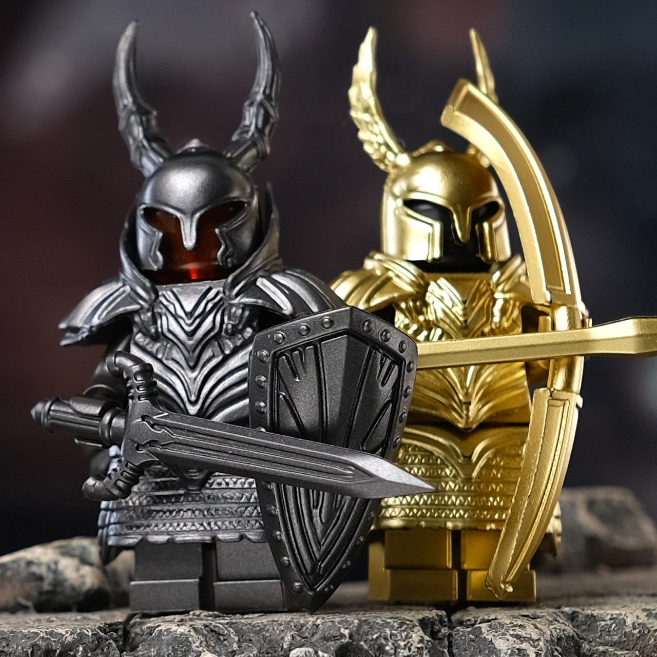 2pcs Dark Souls Black Knight and Silver Knight Minifigures Building Toys