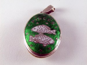VINTAGE ENAMELED STERLING SILVER PISCES LOCKET