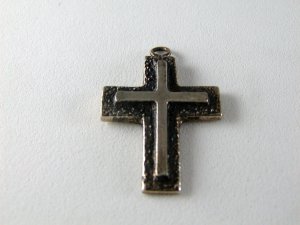 BEAUTIFUL STERLING SILVER CROSS PENDANT