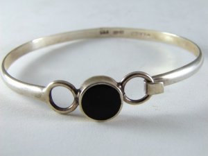 VINTAGE TAXCO MEXICAN STERLING SILVER BLACK ONYX BRACELET