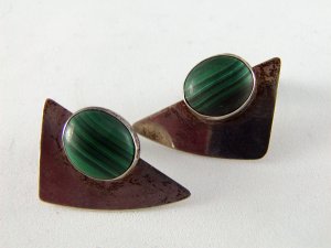 VINTAGE SIGNED ATV STERLING SILVER MALACHITE PIERCED EARRINGS