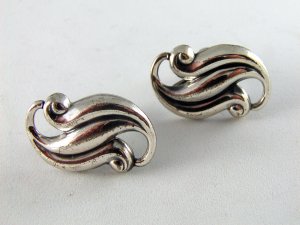 Vintage Danecraft Sterling Silver Screw Back Earrings