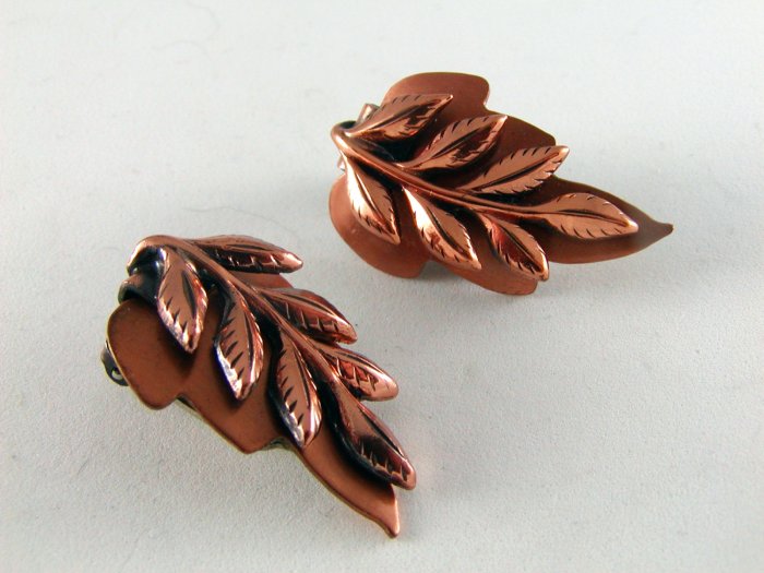 VINTAGE RENOIR LEAF LEAVES COPPER CLIP ON EARRINGS