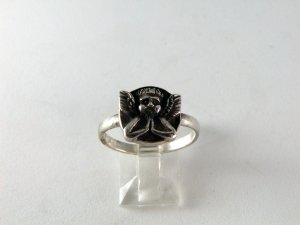 VINTAGE STERLING SILVER ANGEL AT PRAYER RING SIZE 8 3/4