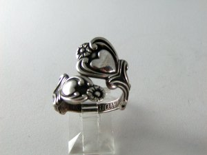 VINTAGE AVON HEARTS STERLING SILVER RING ADJUSTABLE SIZE 9