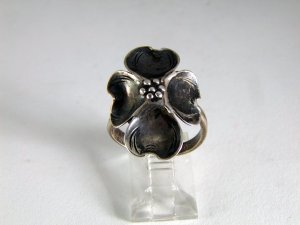 VINTAGE STERLING SILVER DOGWOOD RING SIZE 6 1/2