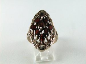VINTAGE STERLING SILVER GARNET MARCASITES RING SIZE 8 1/2