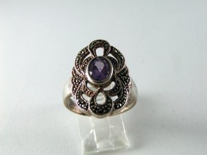 VINTAGE STERLING SILVER AMYTHEST MARCASITES RING SZ 8 1/4