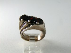 VINTAGE STERLING SILVER GARNET MARCASITES RING SIZE 6