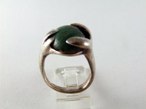 VINTAGE HANDMADE STERLING SILVER MALACHITE RING HANDS SIZE 7 3/4