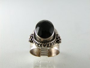 GOTHIC RENAISSANCE VINTAGE STYLE STERLING SILVER BLACK ONYX RING SZ 7