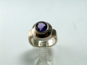 VINTAGE STYLE STERLING SILVER AMYTHEST RING SIZE 7 3/4