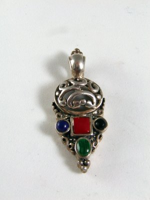 GOTHIC RENAISSANCE FESTIVAL VINTAGE STYLE STERLING SILVER ONYX PENDANT