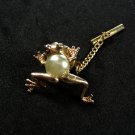 Vintage Frog with Faux White Pearl Back Goldtone Tie Tac Unbranded 72815