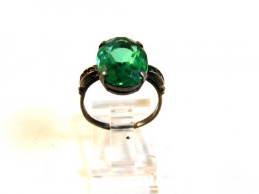 Vintage Sterling Silver & Green Stone Ring Size 8 Marked Orlando