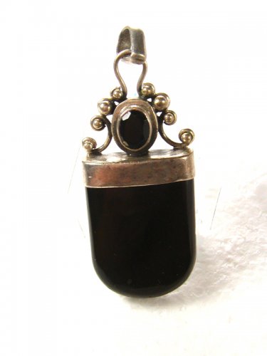 Dangley Sterling Silver & Black Pendant Unbranded 7115