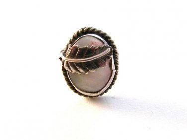 Vintage Native American Silver Mother Of Pearl Ring Size 8