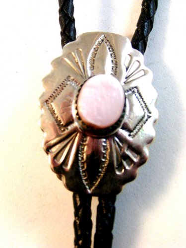 Southwest Silver Tone Pink Shell Leather Bolo