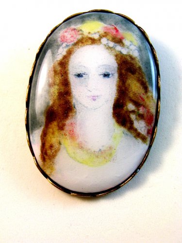 Large Vintage Portrait of a Erethral Lady Brooch