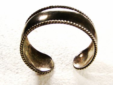 Vintage Mexican Sterling Silver Cuff Bracelet Unbranded 62915