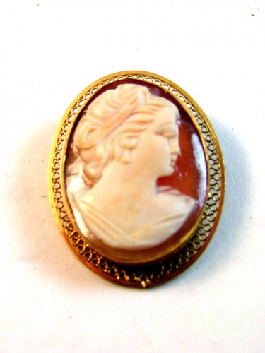 Signed 1/20 12K.G.F.C.T. Gold Filled Shell Cameo Brooch / Pendant