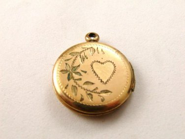 Vintage Victorian Gold tone Heart Locket Pendant