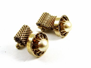 1970's Goldtone & Large Faux Pearl Wrap Around Cufflinks 72214