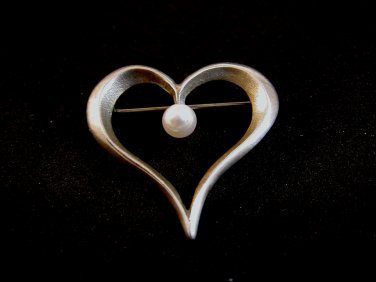 Vintage Sterling Silver & Pearl Heart Brooch