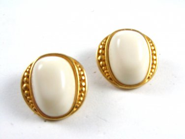 Goldtone & White Clip On Earrings Marked ?? 7SA ???? 72414