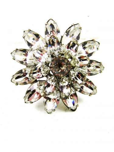 True Vintage Silvertone Sparkley Rhinestones Brooch Unmarked 102014