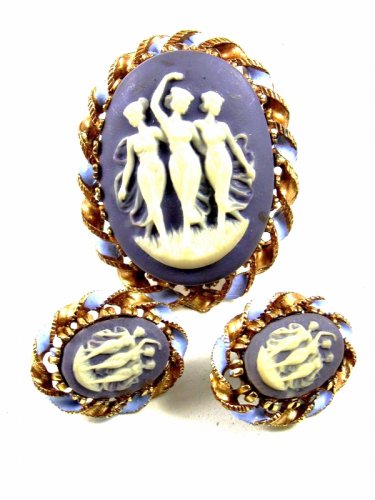 Goldtone Blue Purplish 3 Muses Cameo Brooch Earrings Unmarked 102014
