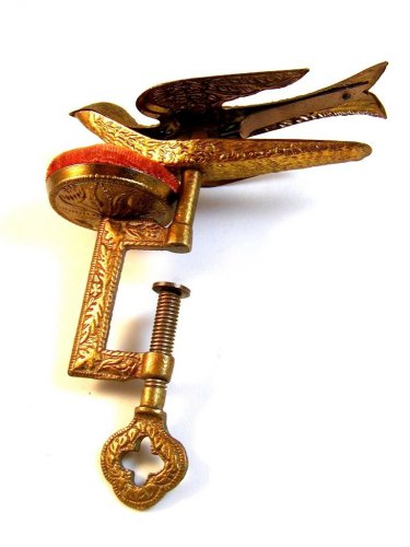 Vintage Gold Tone Sewing Bird Pin Cushion 33117