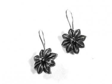Vintage Sterling Silver Flower Pierced Earrings Unbranded 9815