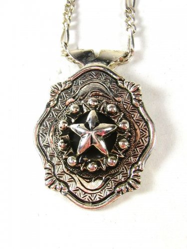 Silver Tone Gothic Renaissance Style Pendant & 18" Chain Unbranded 5216