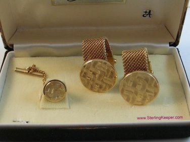 Vintage Mint in the Box Gold Tone Wrap Around Cufflinks & Matching Tie Tac